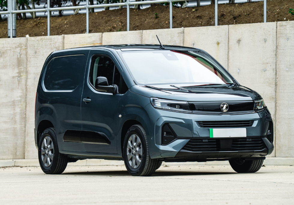 VAUXHALL COMBO M CARGO DIESEL 1.5 Turbo D 130ps Pro H1 Van Auto
